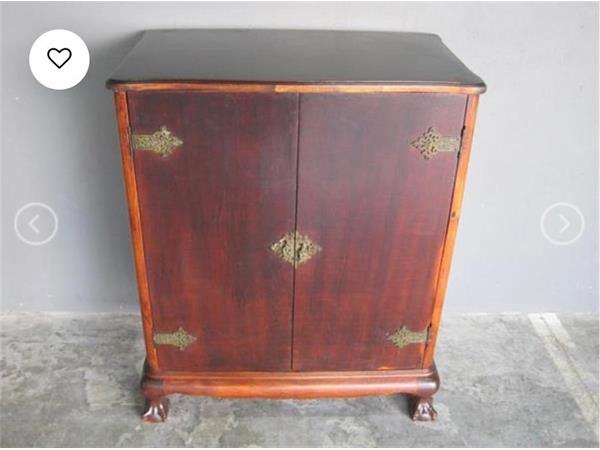 ~/upload/Lots/51246/ayitptkws3tr2/Lot 023 Record cabinet_t600x450.jpg